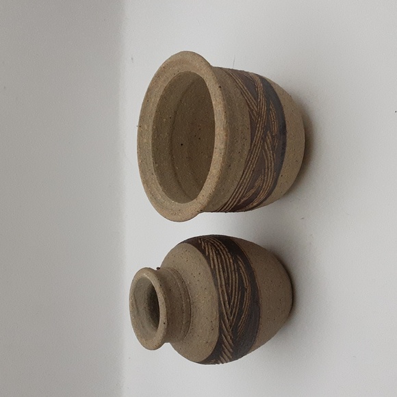 Vintage Hand Thrown Small Stoneware Pots Signed - Picture 3 of 8